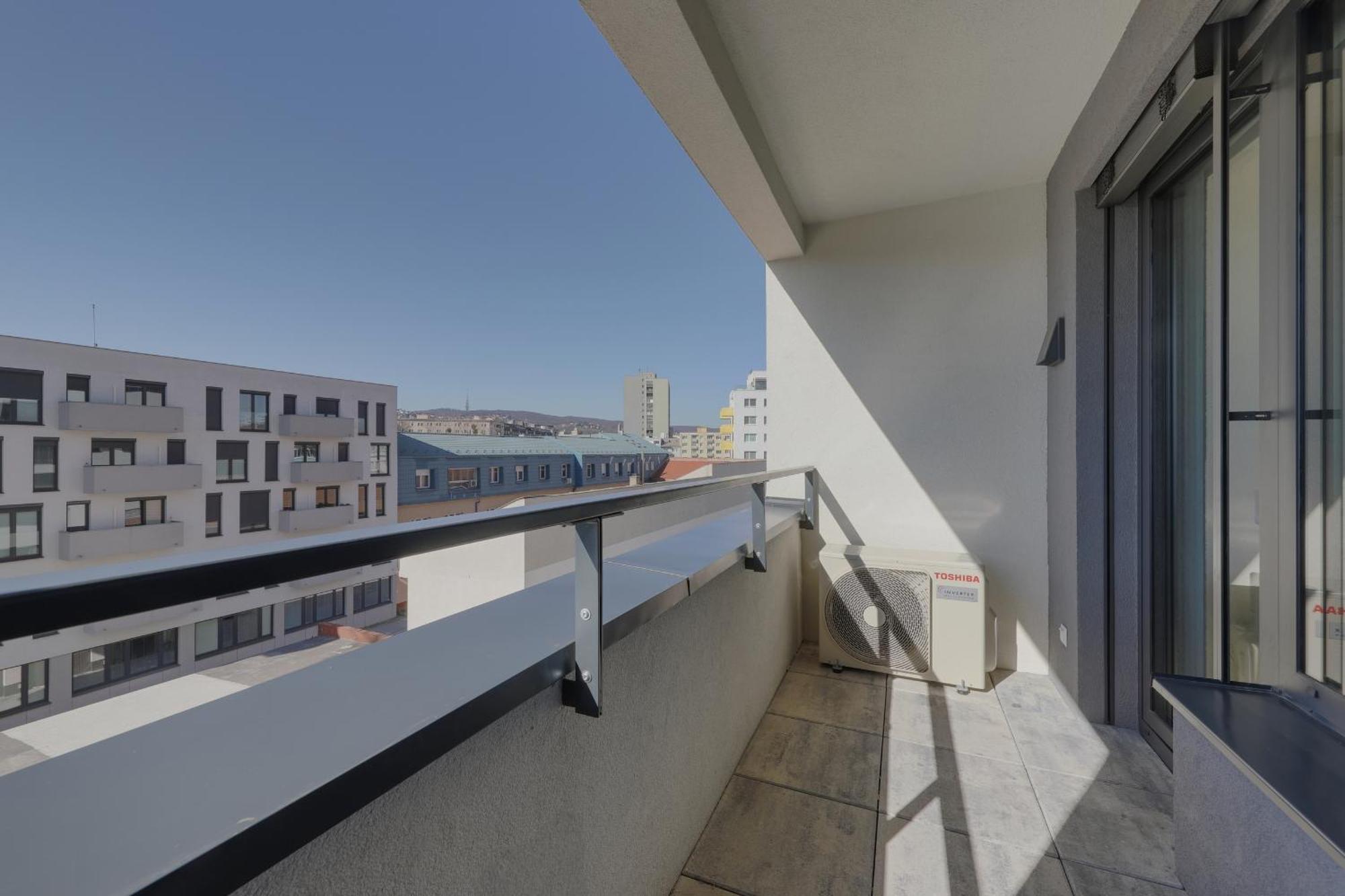 Bazova Apartment With Free Parking 布拉迪斯拉发 外观 照片