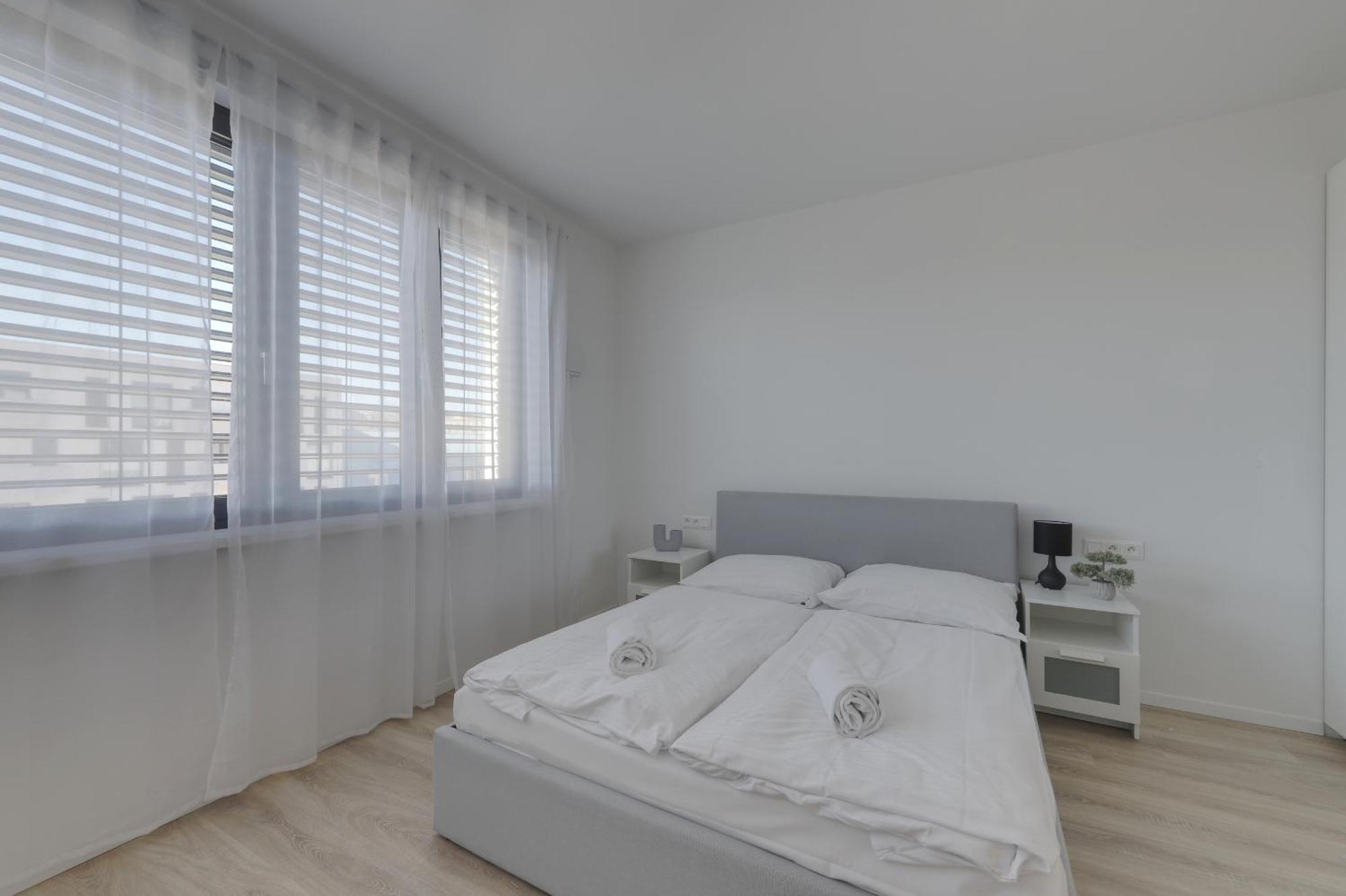 Bazova Apartment With Free Parking 布拉迪斯拉发 外观 照片